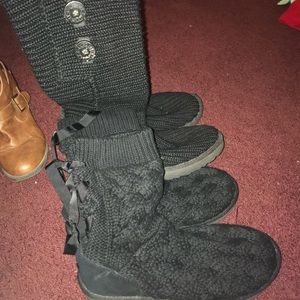 2 pairs of Ugg boots